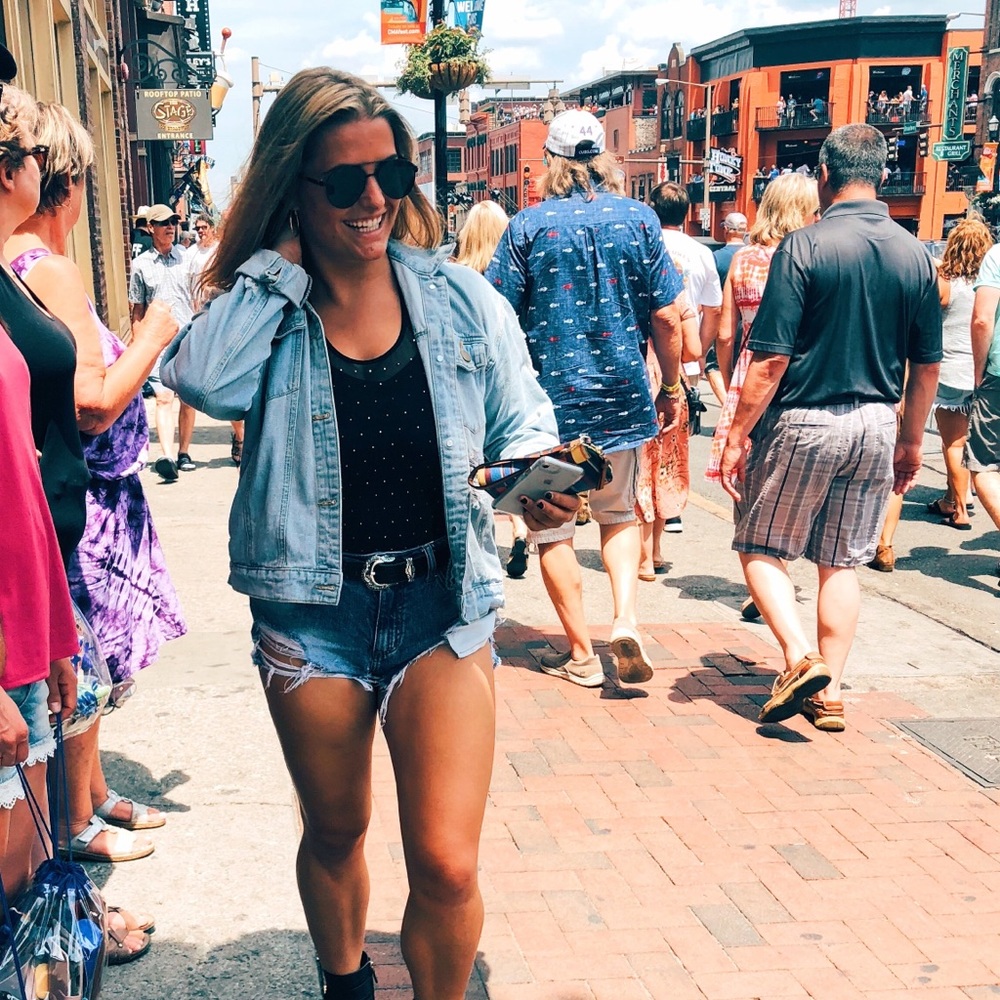 Meet your Posher, Courtney